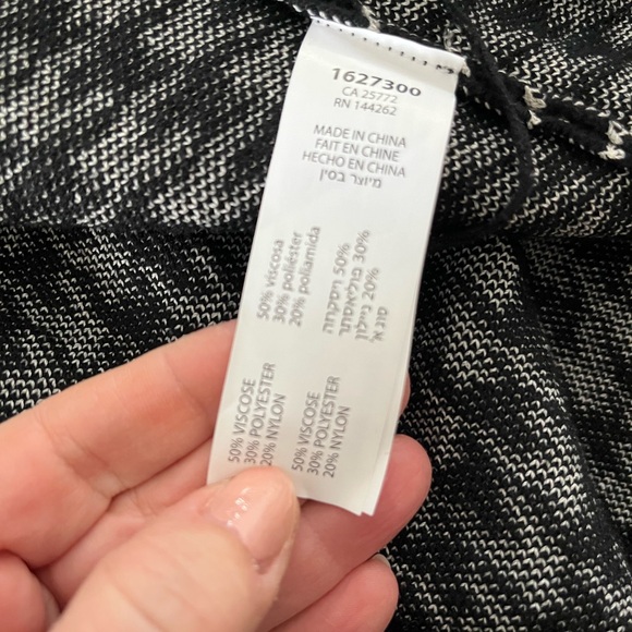 Houndstooth Black and White Women's stretch cardigan - Picture 6 of 6